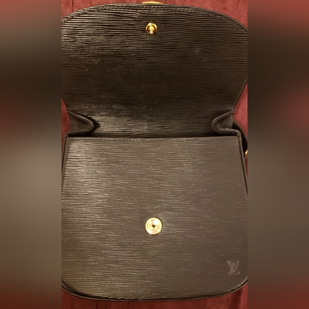 Authentic Louis Vuitton epi leather saddle bag black - Picture 9 of 14